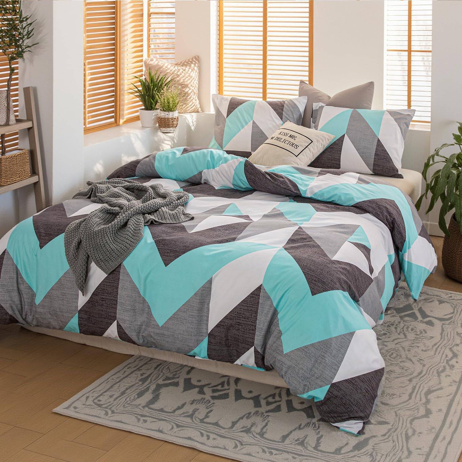 Queen Bed Comforter Set Soft All Season Bedding