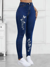 Womenās Embroidered Skinny Jeans with Modern Fit