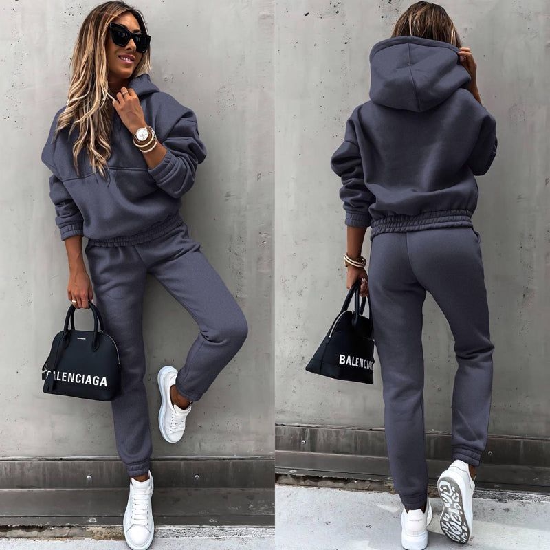 Womenās Casual Tracksuit Hoodie and Jogger Set