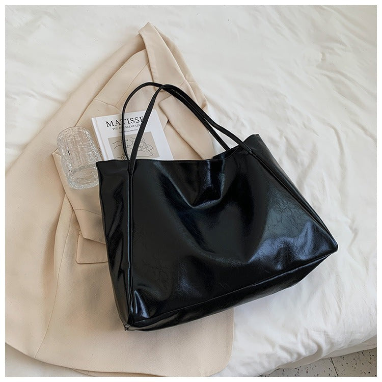 Women Fashionable Soft Leather Shoulder Handbag