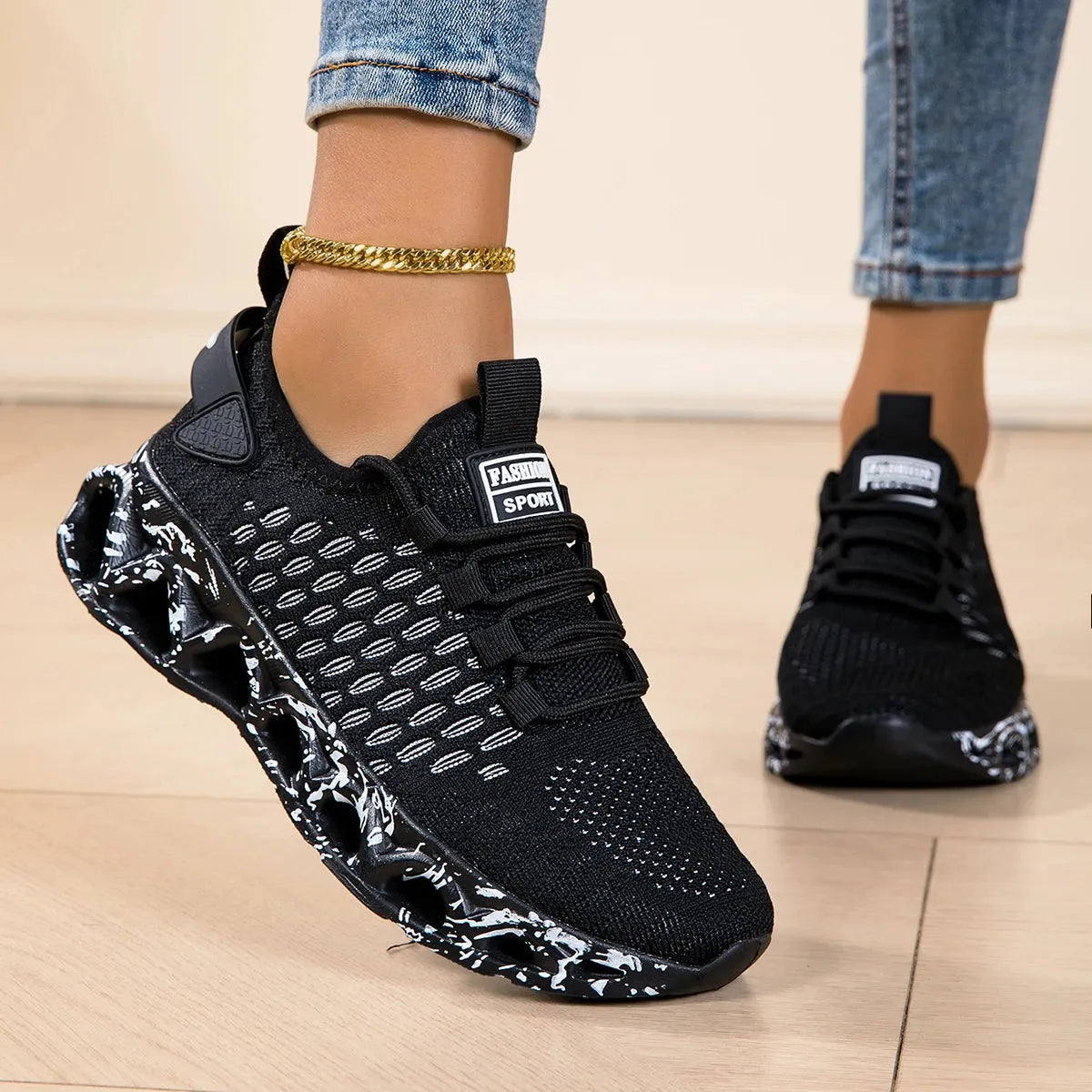 Lightweight Mesh Shoes Soft Flat Running Design