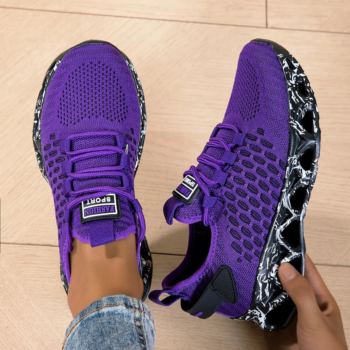 Lightweight Mesh Shoes Soft Flat Running Design