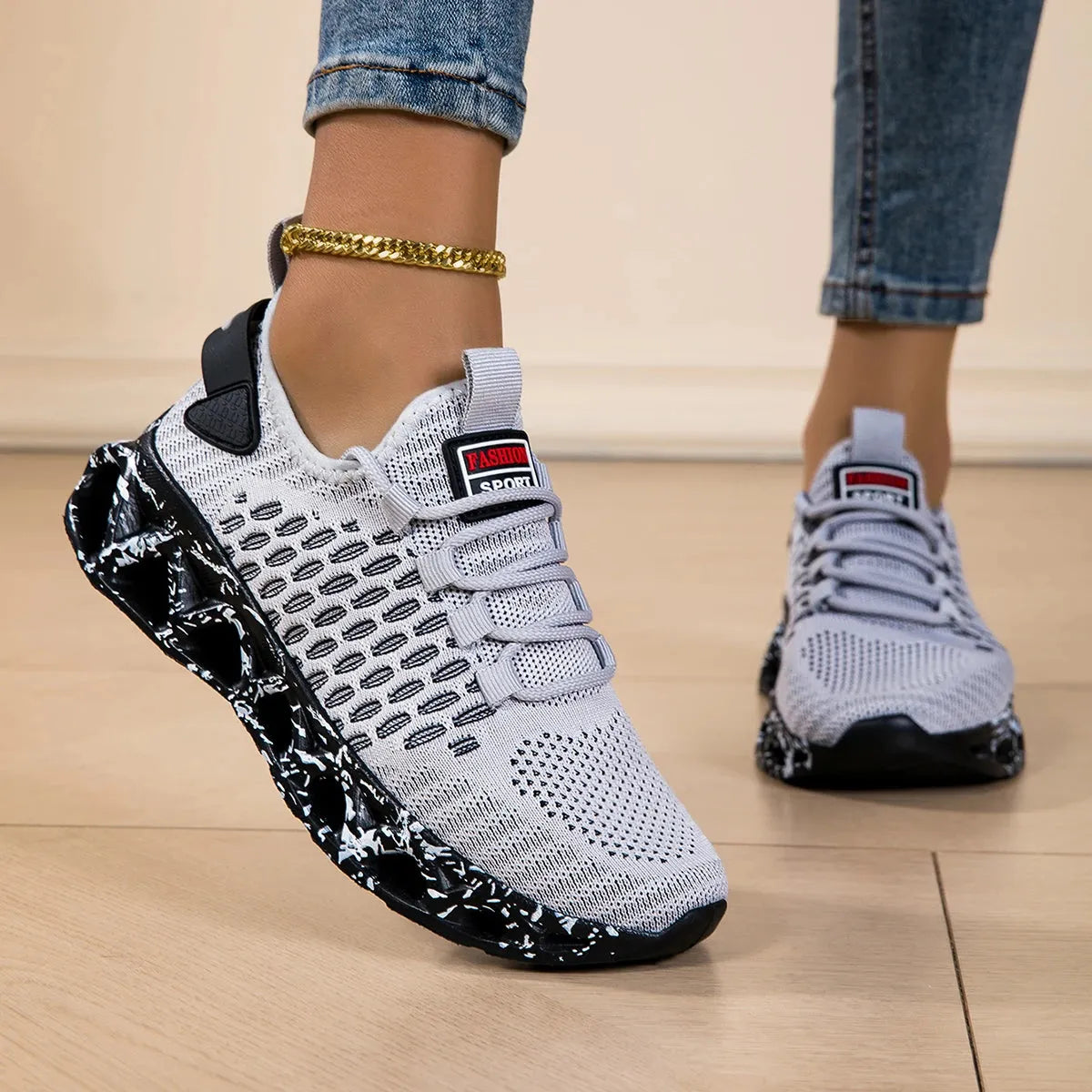 Lightweight Mesh Shoes Soft Flat Running Design