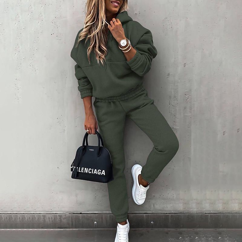 Womenās Casual Tracksuit Hoodie and Jogger Set