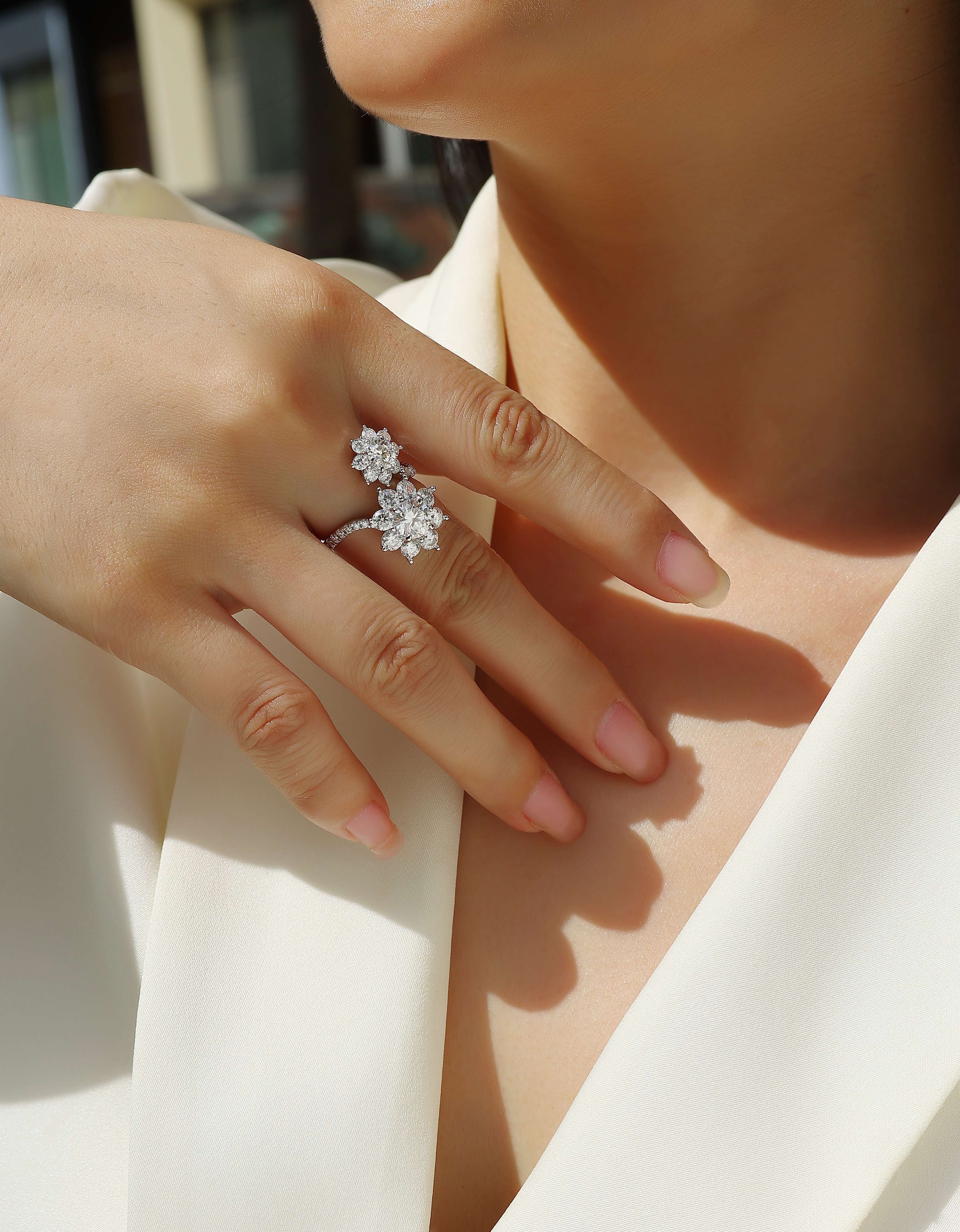 Ring Moissanite 1 Carat S925 Silver Platinum Bezel Design