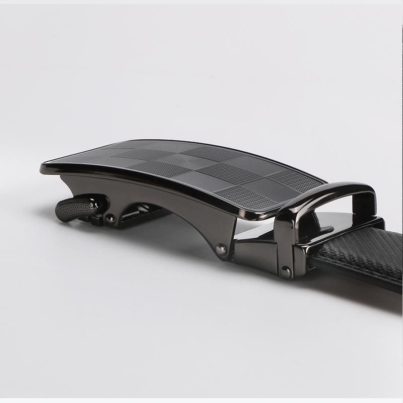 Fashionable men's belts with adjustable buckles. Stylish waist accessories, perfect for both casual and formal looks.