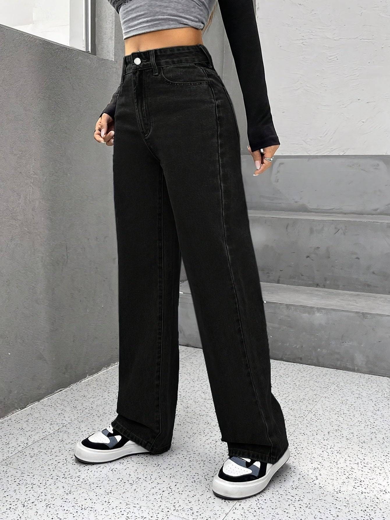 Plus Size Women’s Wide-Leg Black Jeans High-Waisted Stretch Denim with Slash Pockets