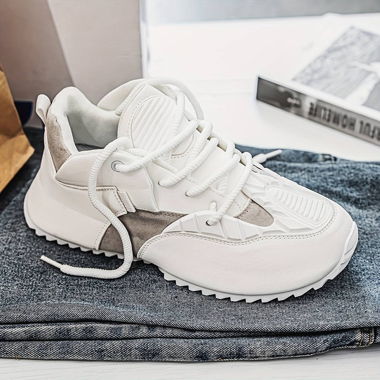 Men’s White Casual Sneakers – Trendy Non-Slip & Wear-Resistant Sport Shoes – All-Match Fashion Board Shoes for Daily Wear
