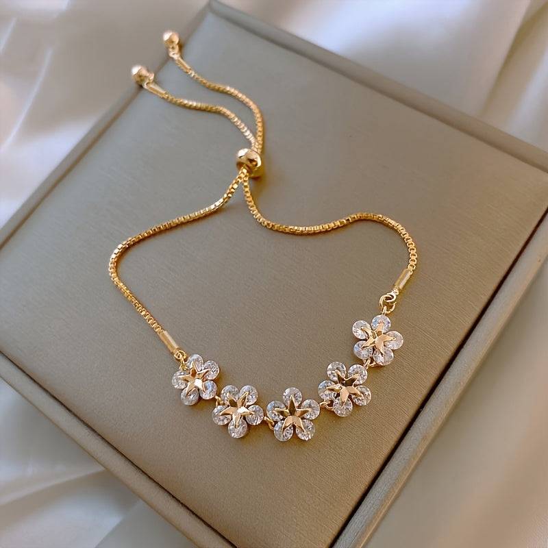 Vintage-Inspired Flower Bracelet for Women, Elegant Adjustable Zinc Alloy Design, Stylish Jewelry for Casual Wear and Gifting