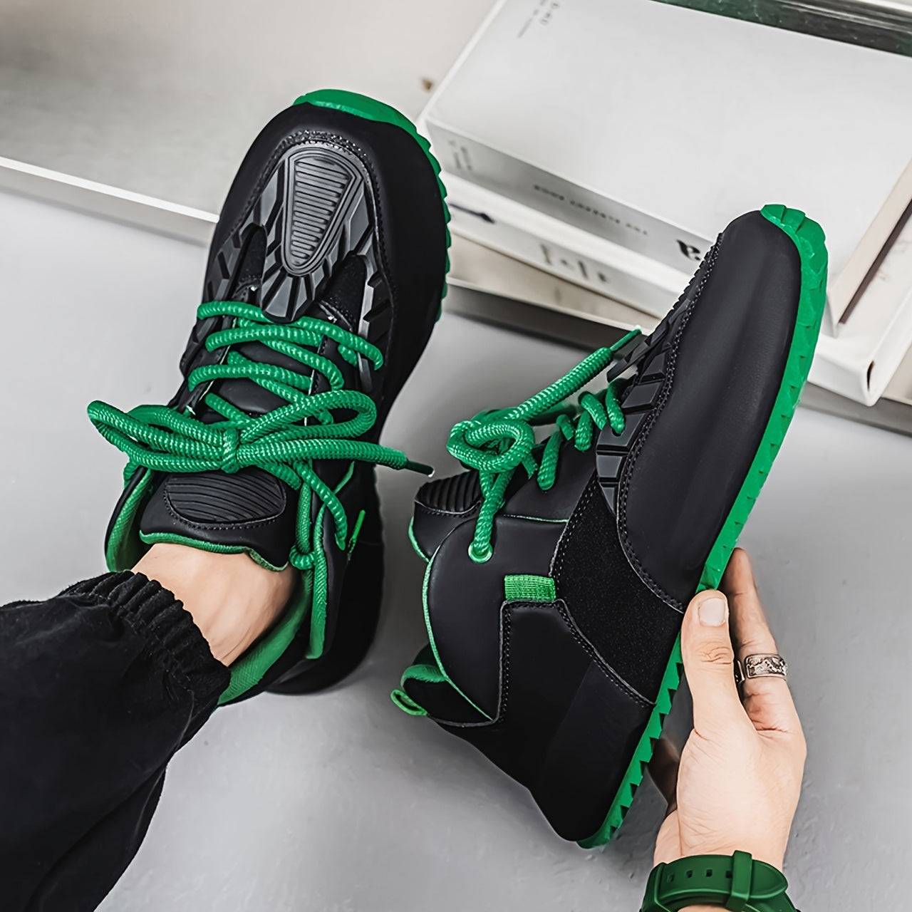 Men’s White Casual Sneakers – Trendy Non-Slip & Wear-Resistant Sport Shoes – All-Match Fashion Board Shoes for Daily Wear