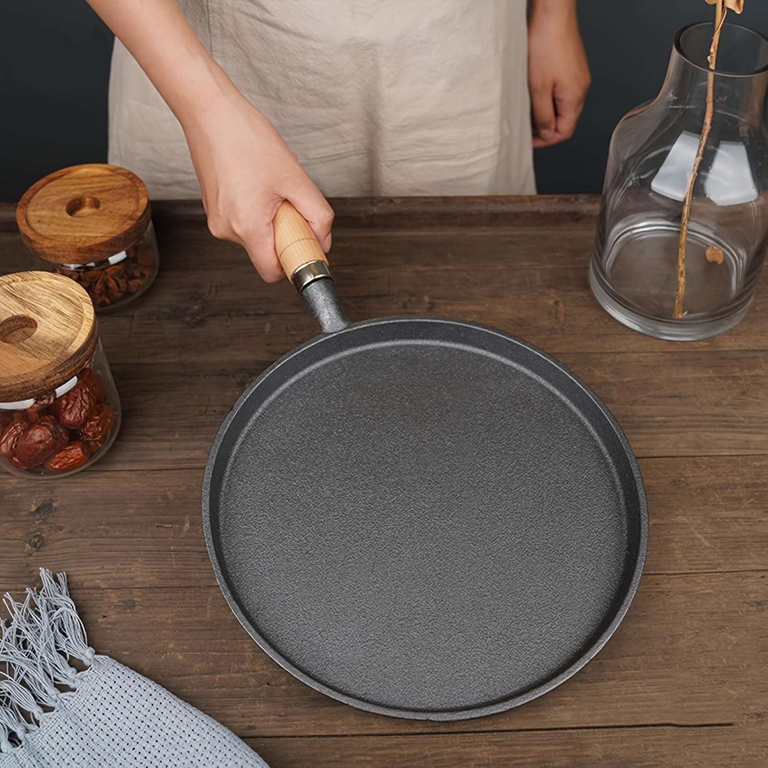 Heavy-Duty Cast Iron Skillet with Nonstick Surface 7.87" or 11" Pan for Even Heat Cooking Compatible with Induction, Gas, Oven & Outdoor BBQ