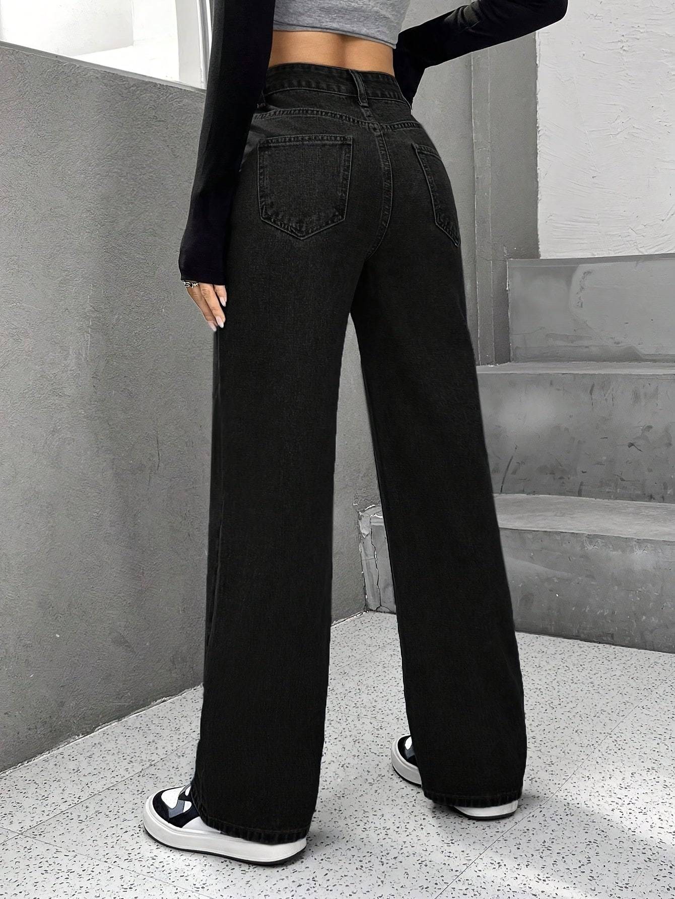 Plus Size Women’s Wide-Leg Black Jeans High-Waisted Stretch Denim with Slash Pockets