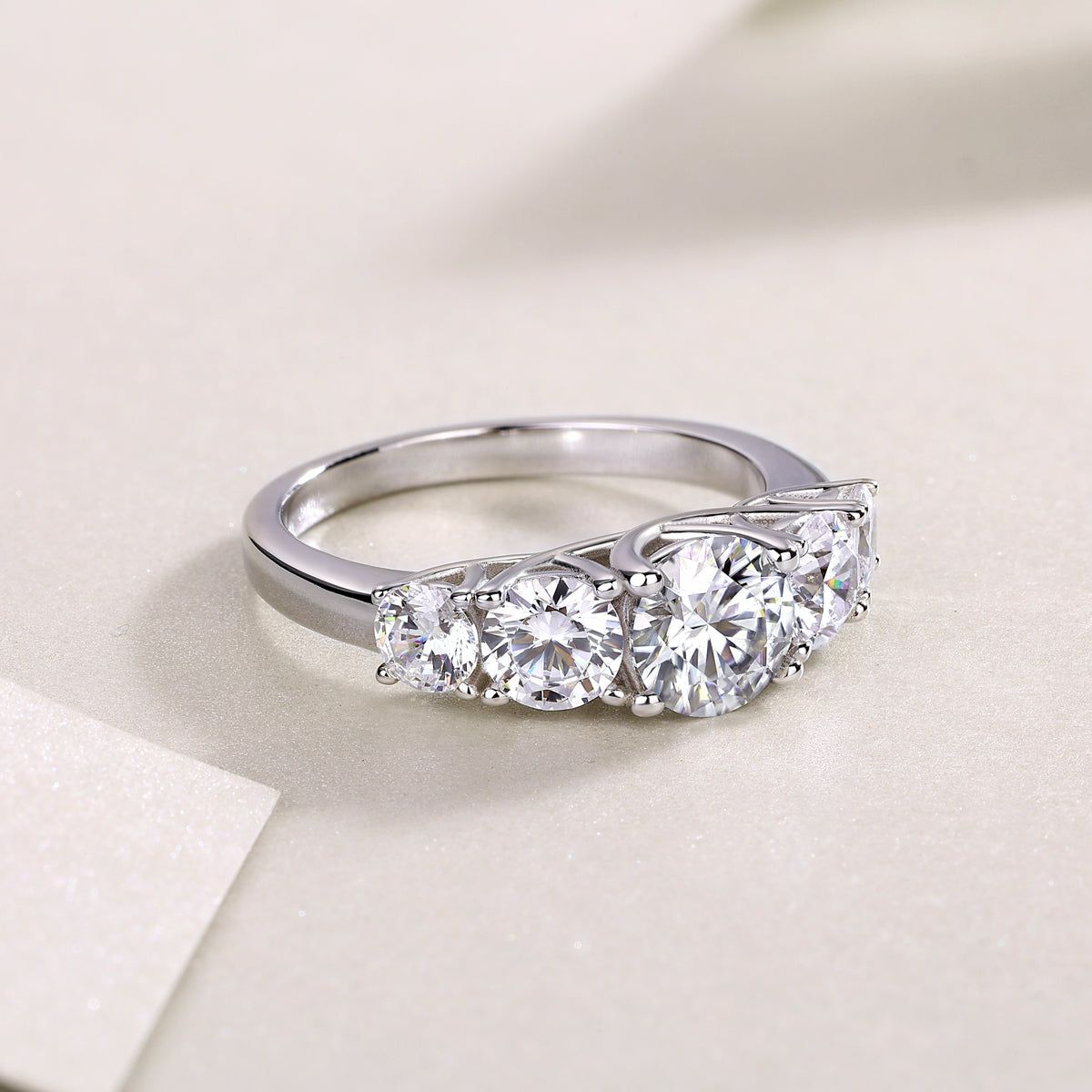 S925 Silver Ring with 1 Carat Moissanite Design