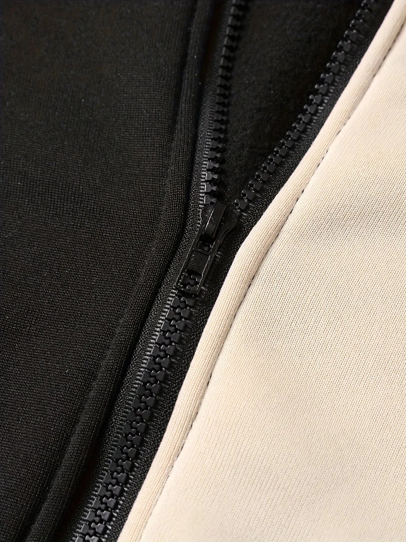 Men’s Two Piece Set Tracksuit With Zip Up Top And Pants