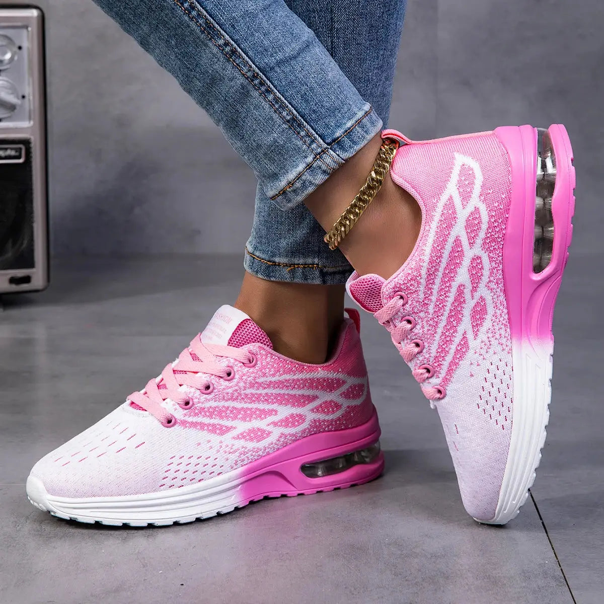 Women's comfortable sneakers, lightweight air sole design, walking sports shoes for daily wear