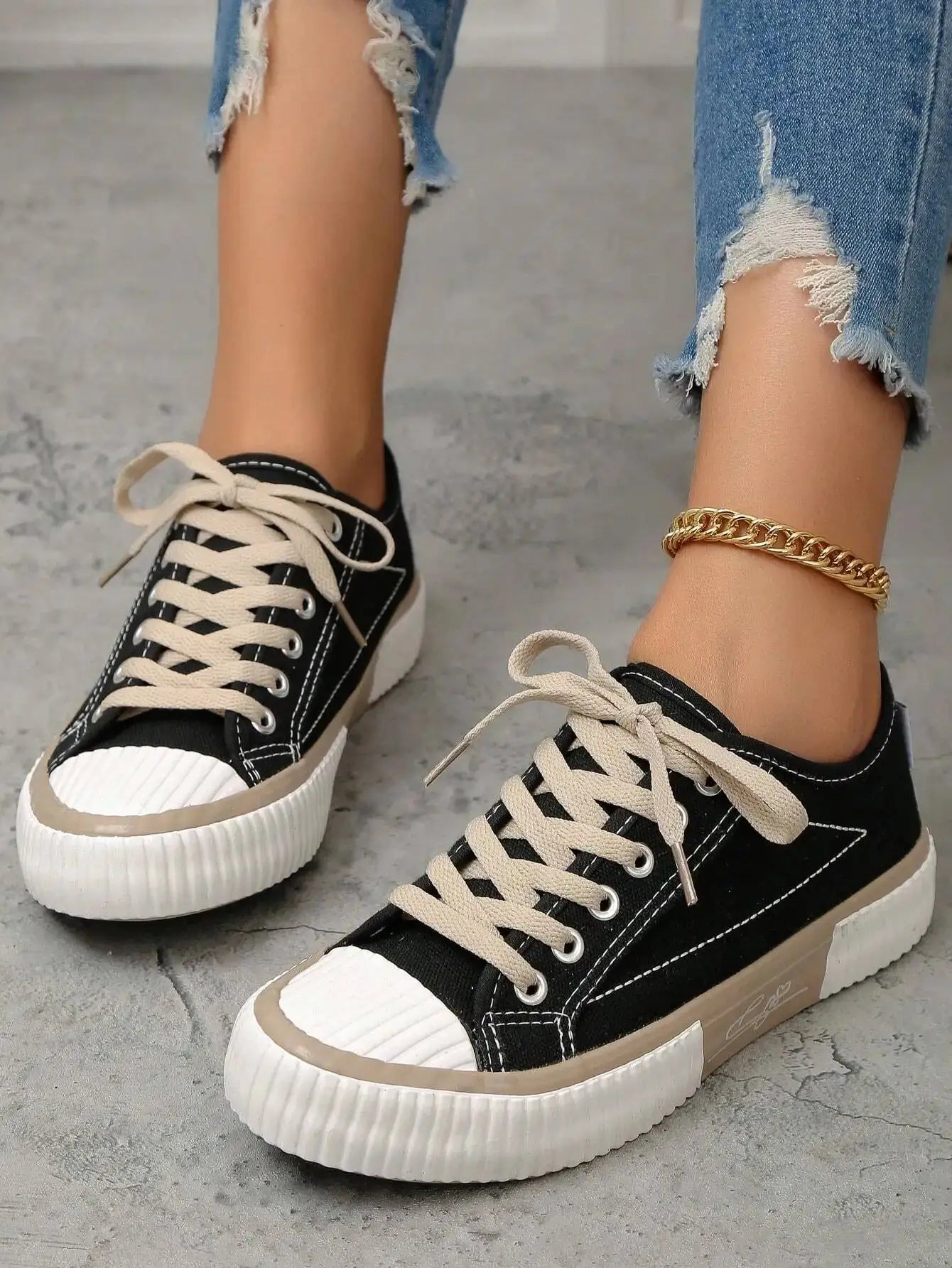 Women's Wide Fit Canvas Sneakers, Low-Top Flat Shoes with Preppy Colorblock Design – Casual Black Style