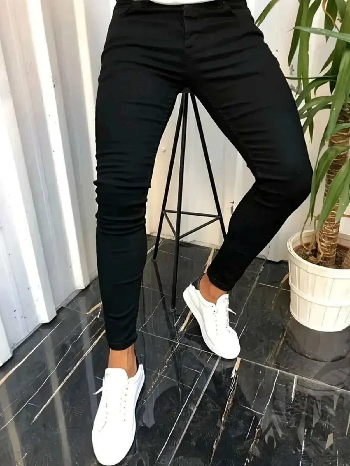 Men Slim Fit Jeans with Black Denim Five Pocket Design