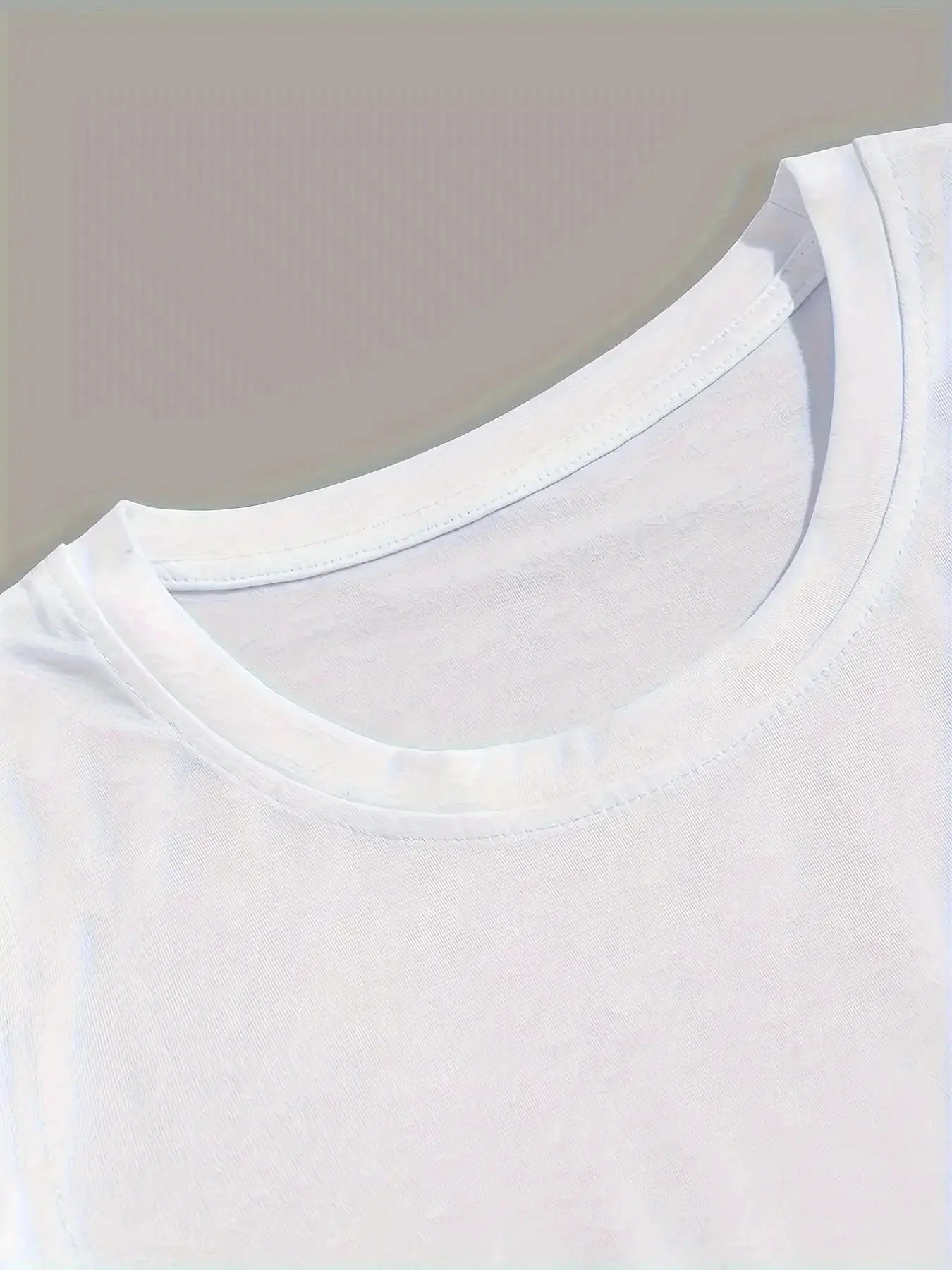 Close-up of collar design on Men’s Cross Print T-Shirt 100% Cotton, featuring a soft O-neck ideal for breathable summer streetwear.