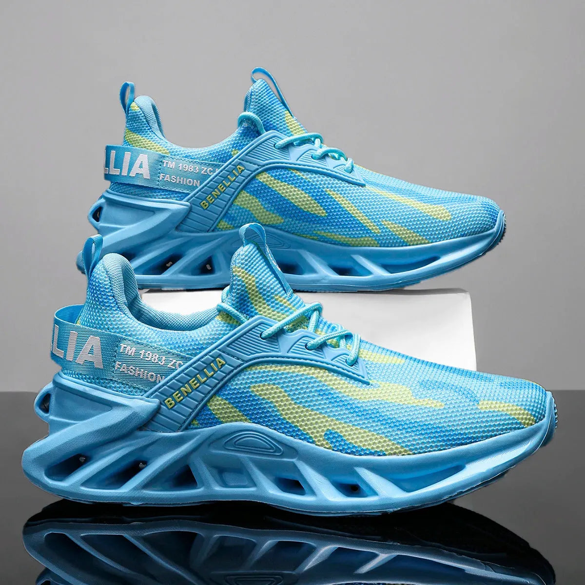 Lightweight Mesh Shoes Soft Flat Design For Casual Sports