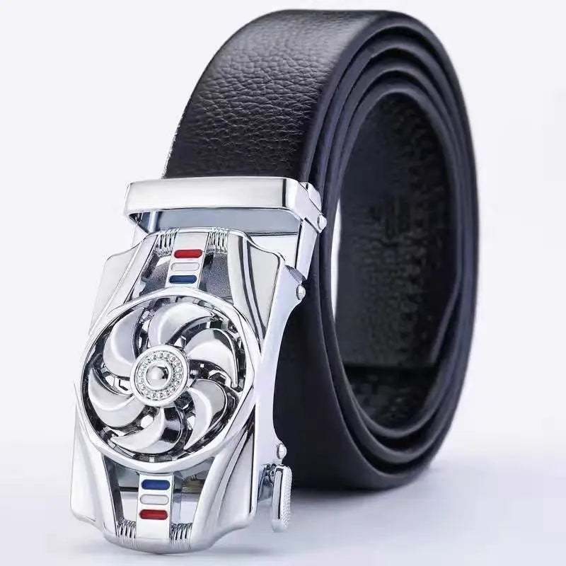 Silver belt featuring rotating buckle