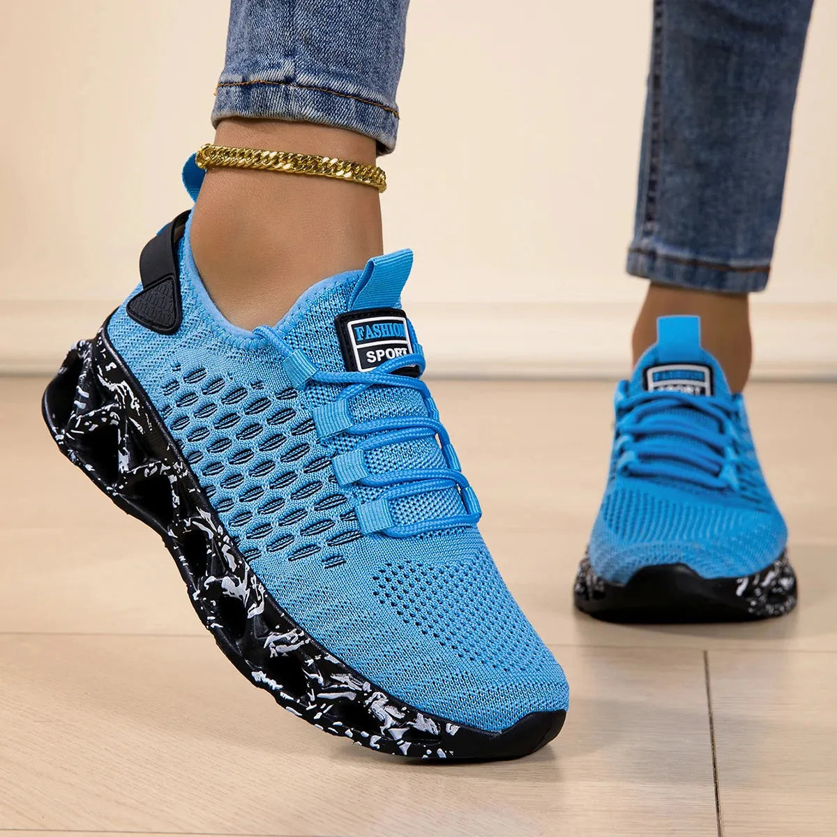 Lightweight Mesh Shoes Soft Flat Running Design