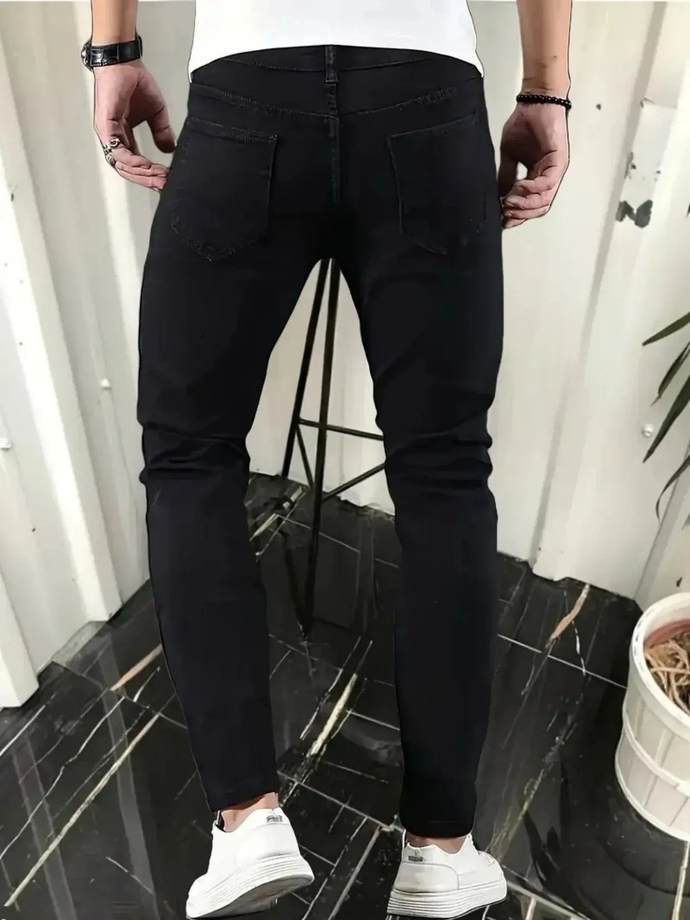 Men Slim Fit Jeans with Black Denim Five Pocket Design