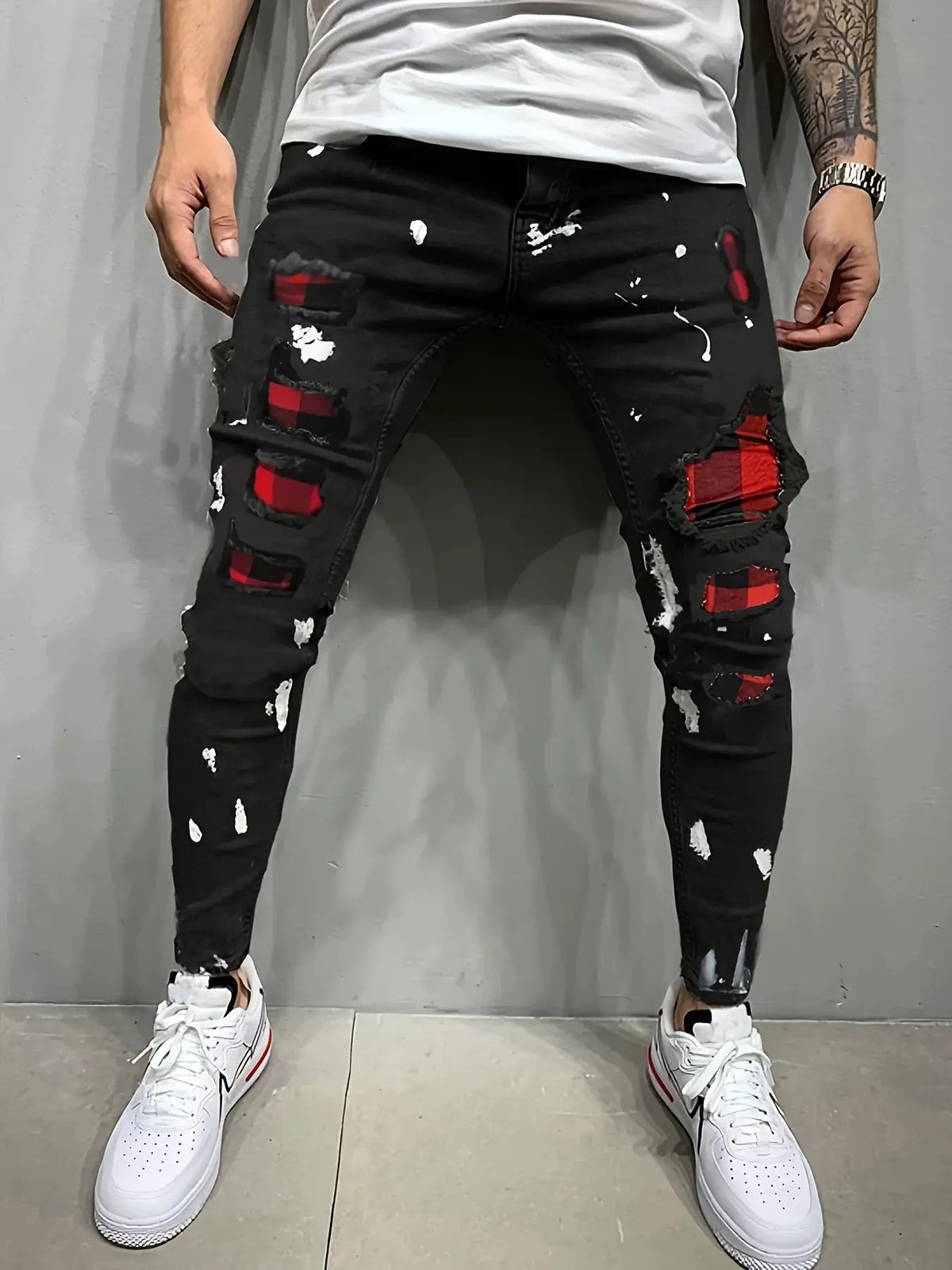 Men’s Straight Leg Street Style Jeans – Splashed Plaid Ripped Design in Stretch Cotton Blend for Casual Looks
