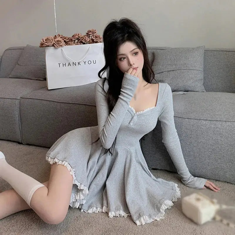 Women’s Korean-style dress, French waist-cinching design with long sleeves and elegant neckline
