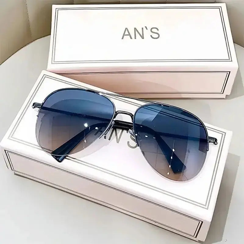 Blue gradient polarized UV400 sunglasses for men & women. Windproof and anti-glare, perfect for driving and outdoor sports.