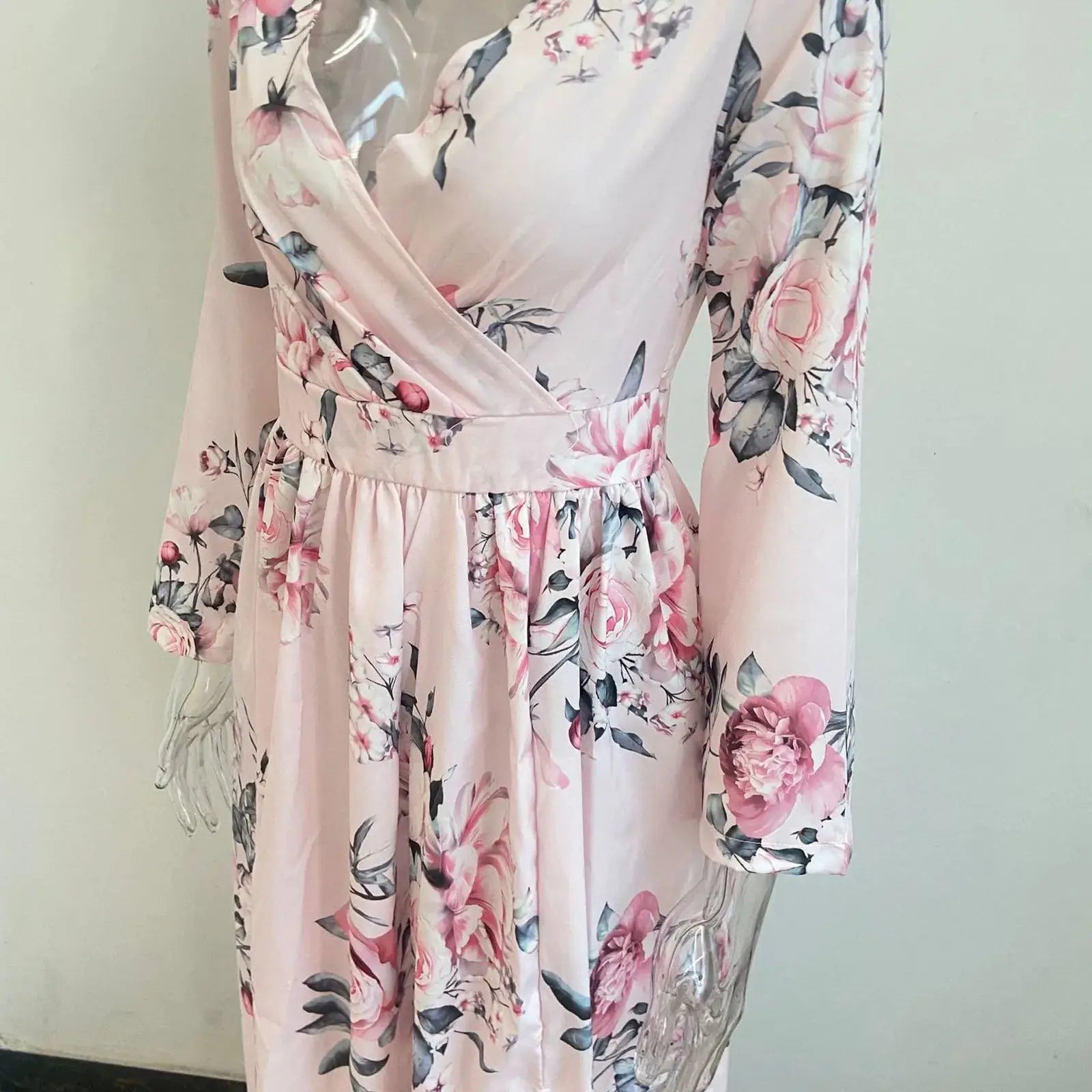 Women’s floral chiffon summer dress with V-neck and short sleeves, lightweight Korean style outfit