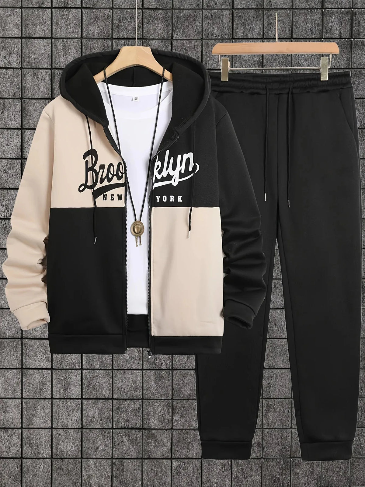 Men’s Two Piece Set Tracksuit With Zip Up Top And Pants