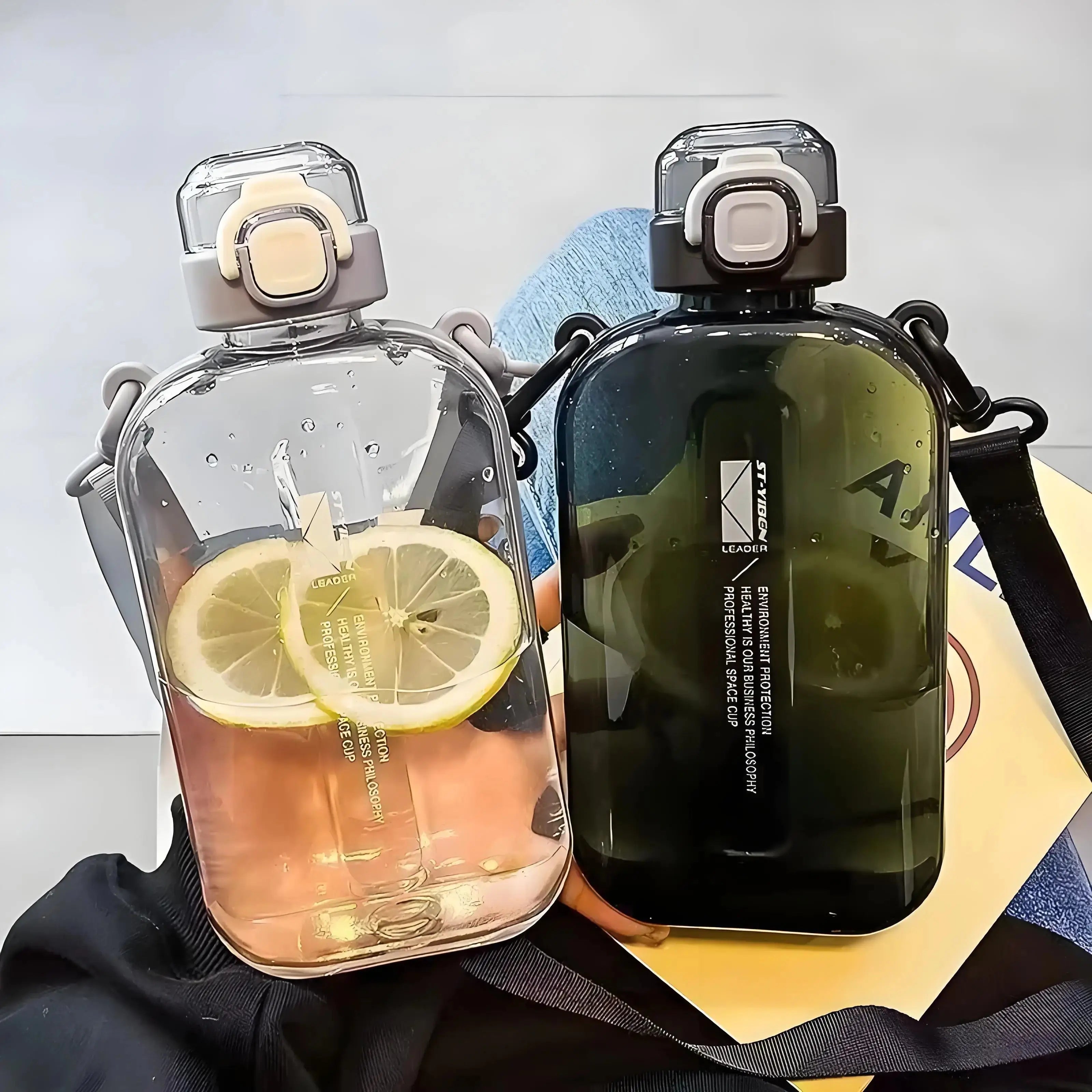 Flat Transparent Water Bottle – Slim Square Travel Canteen with Adjustable Strap – Portable & Elegant for Sport or Camping