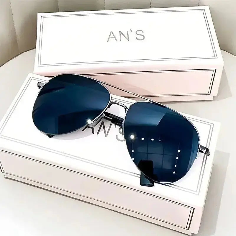 Blue mirrored polarized UV400 sunglasses for men & women. Anti-glare and windproof, ideal for cycling and driving outdoors.