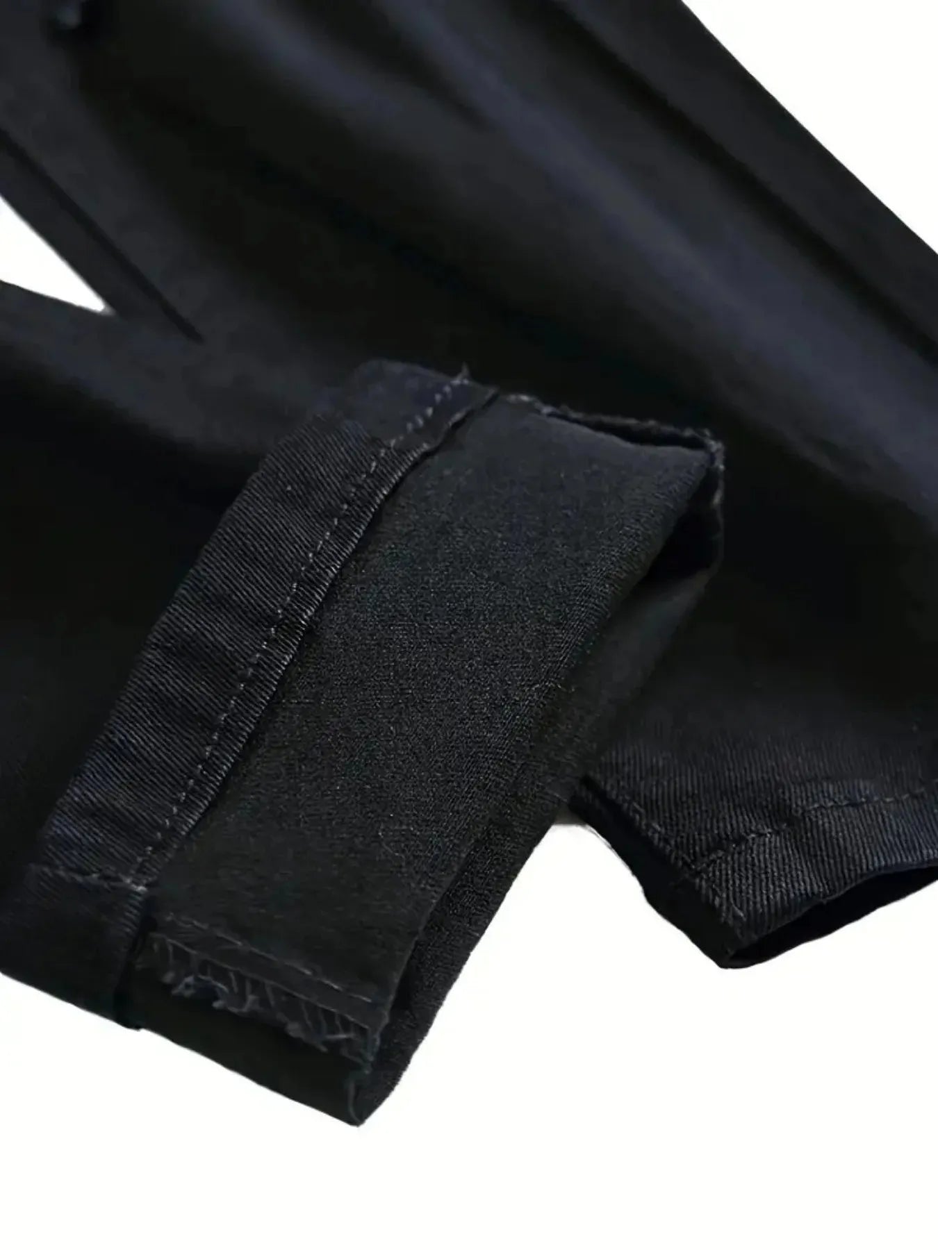 Men Slim Fit Jeans with Black Denim Five Pocket Design
