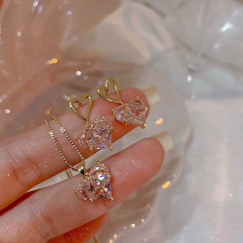 Women's 3-Piece Pink Heart Jewelry Set, Y2K-Inspired Earrings and Necklace with Sparkling Bling Design, Perfect for Parties and Daily Wear
