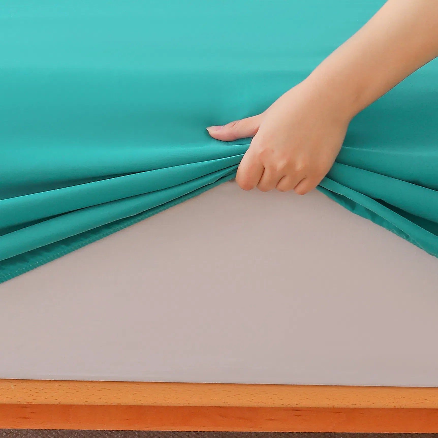 Cotton Blend Four Piece Bed Set Soft Breathable Comfort