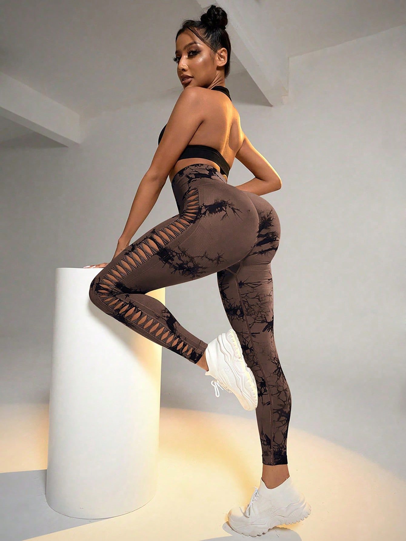 Women’s Tie-Dye High Waist Fitness Leggings Cut-Out Side Hollow Seamless Sports Tights with Hip Lift Design