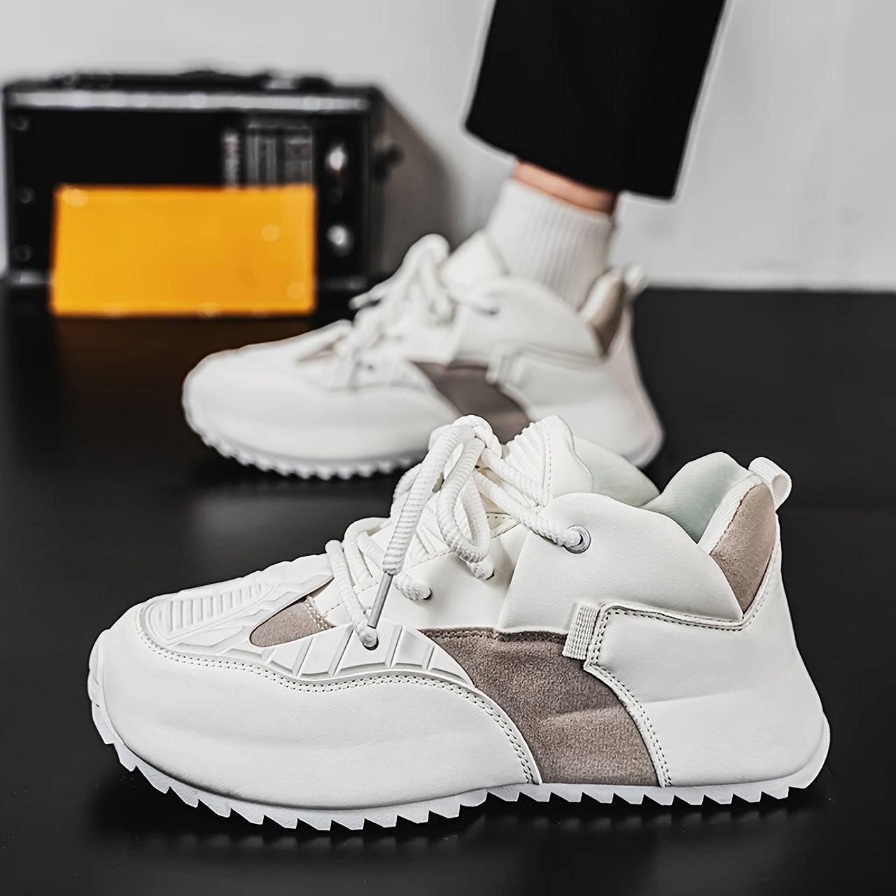 Men’s White Casual Sneakers – Trendy Non-Slip & Wear-Resistant Sport Shoes – All-Match Fashion Board Shoes for Daily Wear
