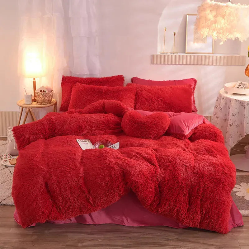 Luxury Winter Bedding Set with Fluffy Duvet Cover and Pillowcases, Soft Plush Fabric, Queen/King Sizes