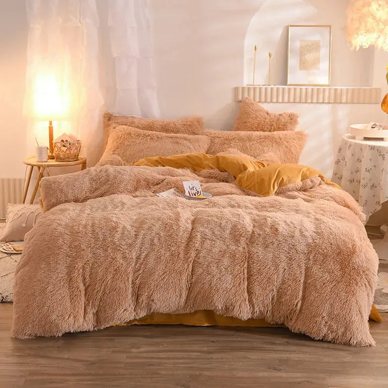 Luxury Winter Bedding Set with Fluffy Duvet Cover and Pillowcases, Soft Plush Fabric, Queen/King Sizes