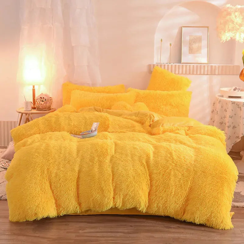 Luxury Winter Bedding Set with Fluffy Duvet Cover and Pillowcases, Soft Plush Fabric, Queen/King Sizes