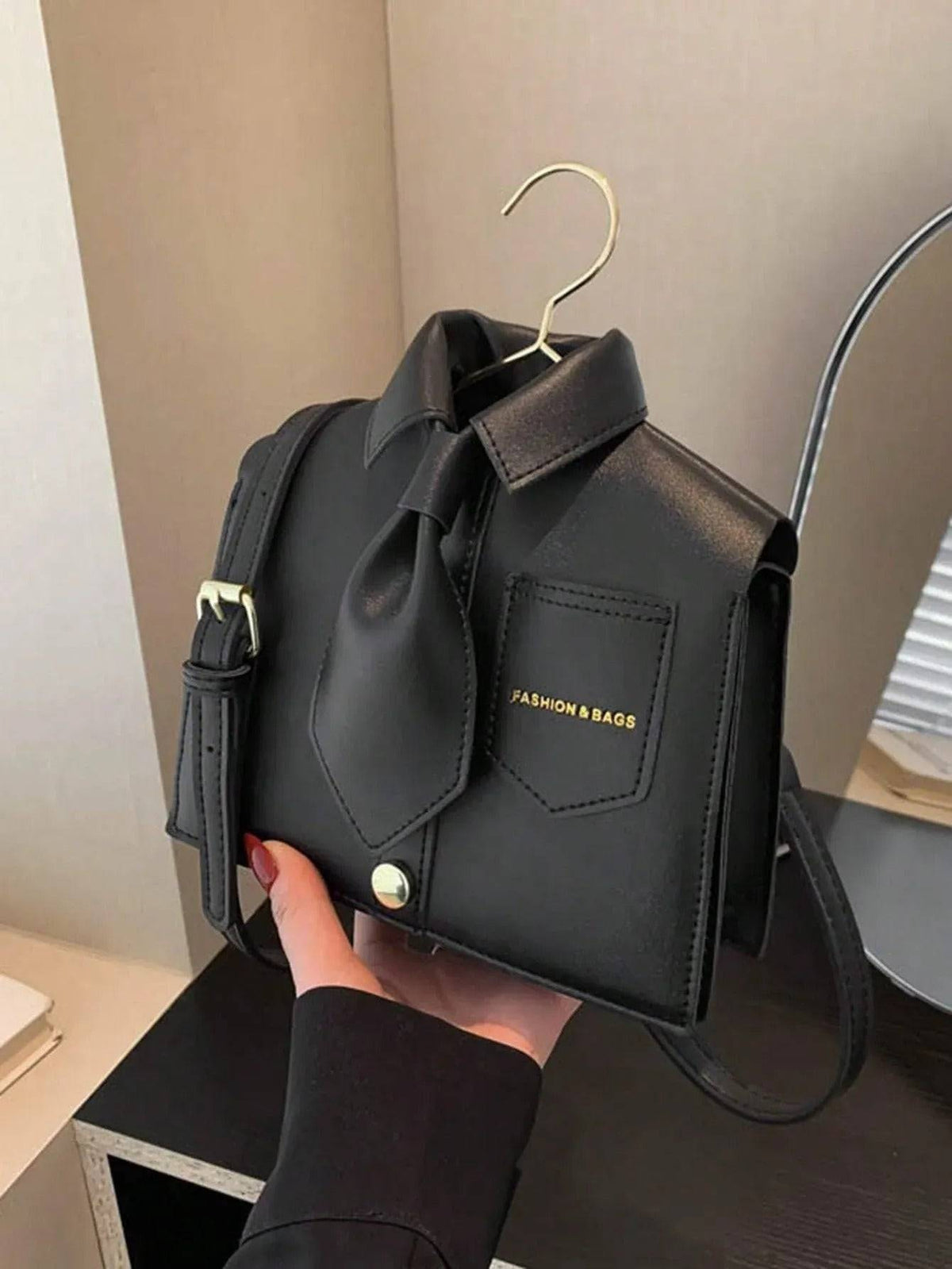 Women Crossbody Bag Quirky Collar Shaped Flap Purse