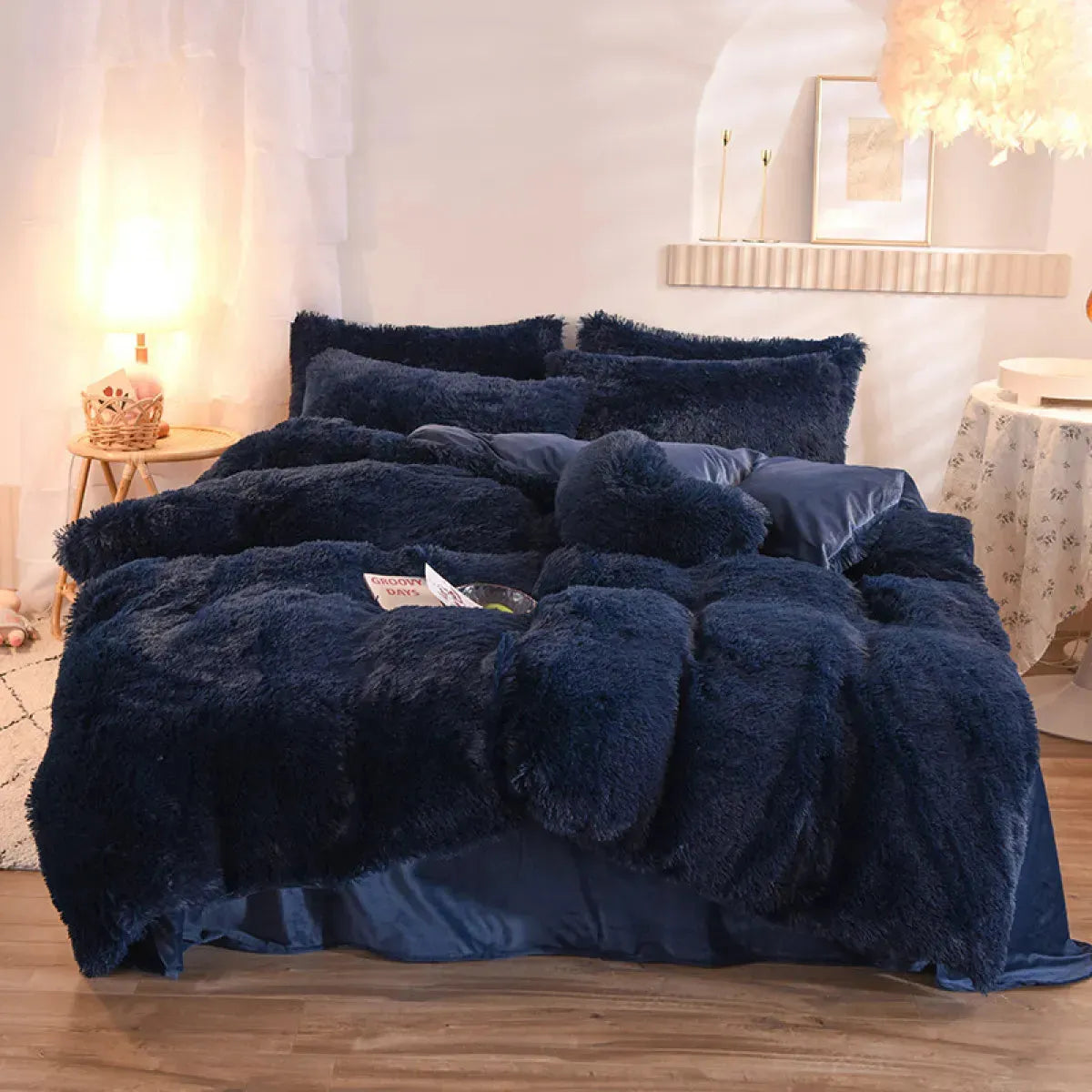 Luxury Winter Bedding Set with Fluffy Duvet Cover and Pillowcases, Soft Plush Fabric, Queen/King Sizes